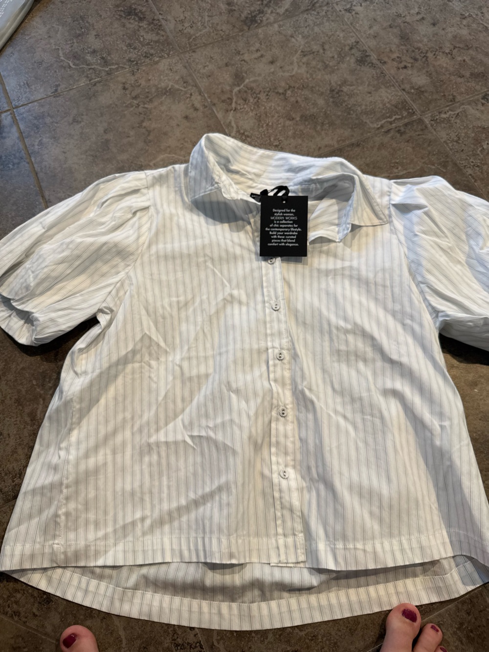 🥦White Pinstripe Short-Sleeve Button-Up Shirt